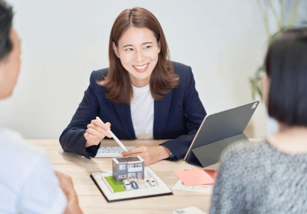 real estate lawyer meeting with couple real estate lawyer consultation in woodstock ontario