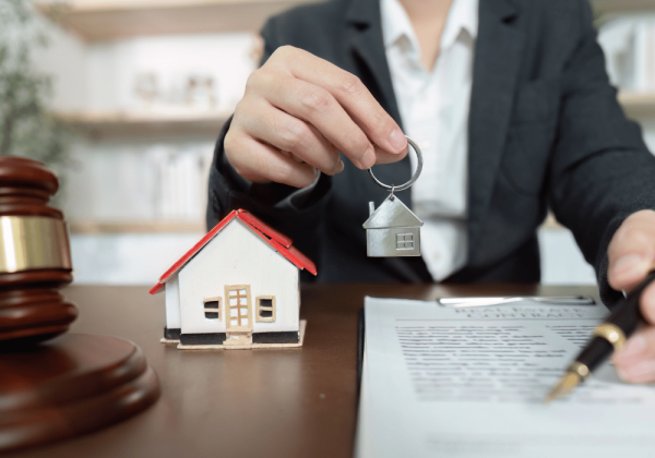 real estate buying or selling assistance professional real estate lawyer ontario